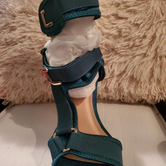 Green Satin heels - Picture 6 of 8
